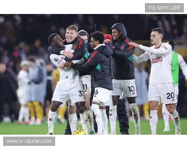 从青训营到一线队：曼联小将梅努在魔鬼赛程中获得出场机会